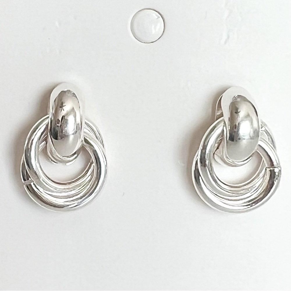 NEW | silver huggie hoop circle earrings